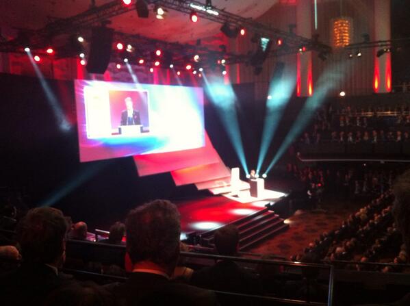 Bitkom's tweet image. BITKOM-Präsident Kempf bei der #CeBIT-Eröffnung: Datenutzung und Datenschutz zwei Seiten einer Medaille! #Datability