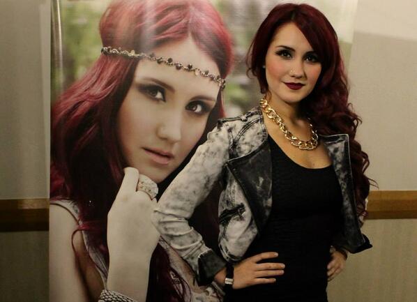 Dulce Maria. [10] - Page 32 BiTb3WGCEAIMTFI