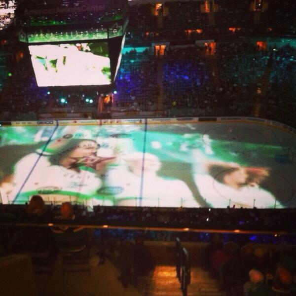 _stephanie_m_c's tweet photo. Energy in the arena last night was indescribable! A night to remember! Thanks @MatthewMahn for the pic! #retiring9 http://t.co/If7dn1NF8b