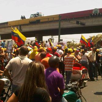 Marcha en la quizanda hoy Domingo 9 de Marzo, la policia no los deja marchar hasta el core 2...csm