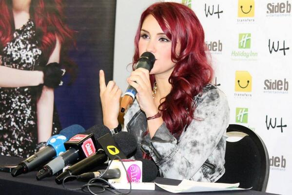 Dulce Maria. [10] - Page 32 BiTd-OsCUAAwdKY