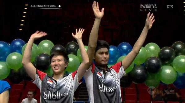 AldiRipani's tweet image. &quot;@FitriSintaa: ♥ owi/butet :* &quot;@netmediatama: INI DIA JUARA KITA #NETAllEngland2014 http://t.co/F2lPmOR4Y6&quot;