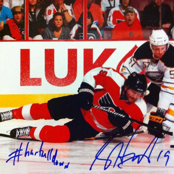 willowzy's tweet image. Thanks @Hartsy19 for signing my photo yesterday and inscribing #HartnellDown. Another unique piece for my collection!