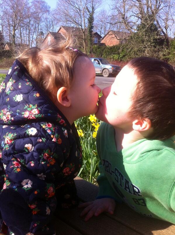 3K4K1's tweet photo. @esimodo that Kiss that lasted so long &amp;we probably shouldnt hav danced 2 that song it ment nothin it ment everythin http://t.co/sCWoXFPlj4