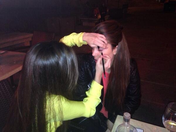 maria_millas's tweet photo. Personas que merecen la 🌙y el ☀️!siempre atenta, siempre poniéndonos guapas ,en definitiva siempre ahí!@CondeDaconiz http://t.co/h3UTERA1FT