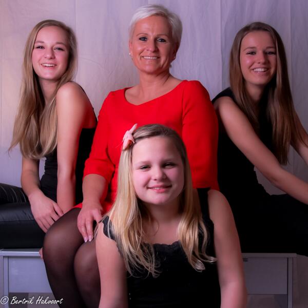 FotoHakvoort's tweet photo. #familieportret http://t.co/bfk4GPVoJc