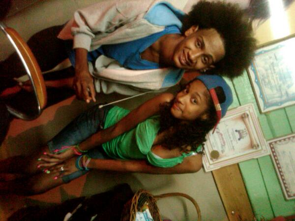 Yamerlin13's tweet photo. Con mii manoThO I love Algenis http://t.co/o0TUYx6FUi