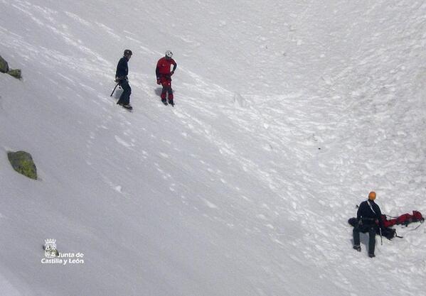 elmundoes's tweet photo. Fin de semana trágico en la montaña: 5 escaladores muertos en Gredos y una sexta en Canfranc http://t.co/21yom76mxy http://t.co/zNs7ykIMJl