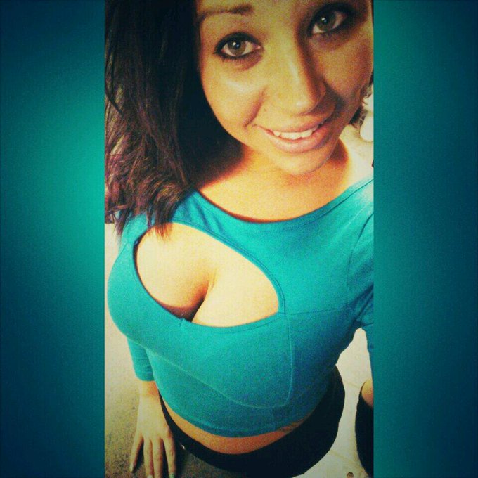 #SelfieSunday #Nightout #Newhair #Change #Boobs http://t.co/vS7MoeNFbO<a href="/tag/selfiesunday"class="tags">#SelfieSunday</a><a href="/tag/nightout"class="tags">#Nightout</a><a href="/tag/newhair"class="tags">#Newhair</a><a href="/tag/change"class="tags">#Change</a><a href="/tag/boobs"class="tags">#Boobs</a>