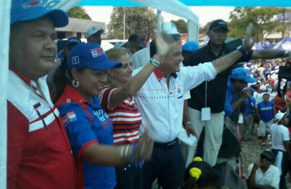 juancanavarro's tweet photo. Gracias mi gente de Bocas del Toro, la Comarca @BenicioRobinson, Mirza por estos días maravillosos #Caminoalavictoria http://t.co/ofQrL3HV24