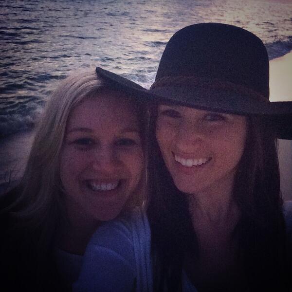 colbydeemusic's tweet image. Can you tell we are a lil excited to be at the beach!?! 😁 @AubreyWollett #springbreaktour #happyhappyhappy