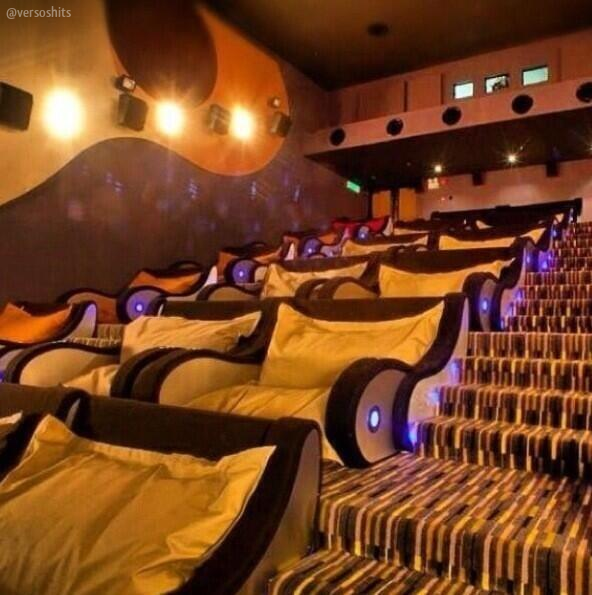 versoshits's tweet photo. Un cine como Dios manda. http://t.co/FWk22WPn2o