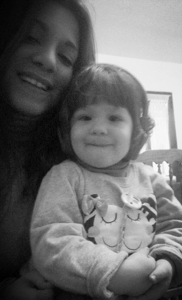 pakiyo92's tweet photo. Mis dos princesitas http://t.co/qTWcvR6eT6