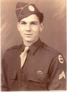MilitaryShopHQ's tweet photo. Wild Bill Guarnere - April 28th 1923 - March 8th 2014. Currahee!   Rest in piece brave sky warrior http://t.co/2nVYz9cdXk