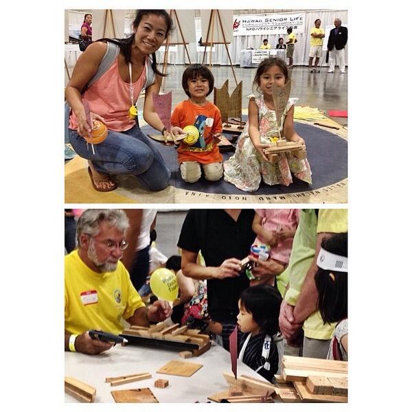 hokuleacrew's tweet photo. #Hokulea If you're at the Convention Center for the #HonoluluFestival, bring... http://t.co/U06tWP9HeP http://t.co/cjDev6rtRw