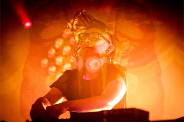 KendraRicker's tweet photo. @Skrillex http://t.co/6CPXzOtrpZ