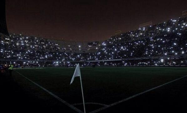 Multi_Deporte's tweet photo. BRUTAL imagen de Mestalla durante el apagón: http://t.co/RcpqJOxt8A