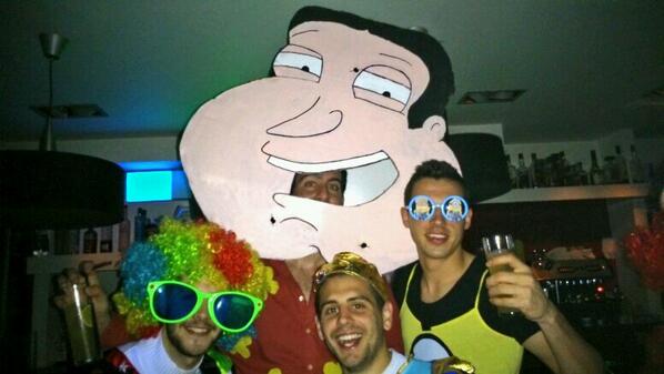 meseguer1993's tweet photo. Noche de carnavales con los más locos @SirPiquers @suanche @Juansi4 increíble http://t.co/G9uHl6QbcA