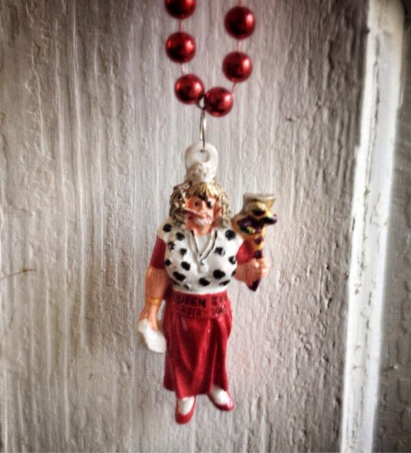 thejohnnygwin's tweet photo. If your from Mobile, AL I won't need to explain these beads / All hail Queen Eva #withoutmalice http://t.co/4ocreFpuj0