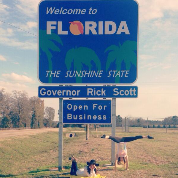 colbydeemusic's tweet image. Best state sign pic ever!!!! 😄☀👯 @AubreyWollett #florida #doubletrouble #springbreaktour