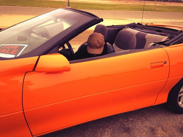 brittaniroltgen's tweet image. 2 things wrong with this picture: 1. The for sale sign 2. My brother in the driver's seat #nooo #hesonly14