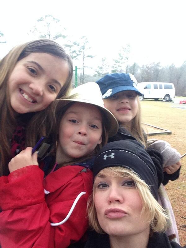MartinLynnette's tweet image. Kicking it with the cutie crew as their moms race in this cold and wet weather.