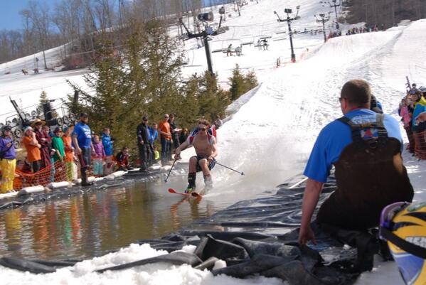 riabunnie's tweet photo. Slush pit! http://t.co/PNn3zAXlYU