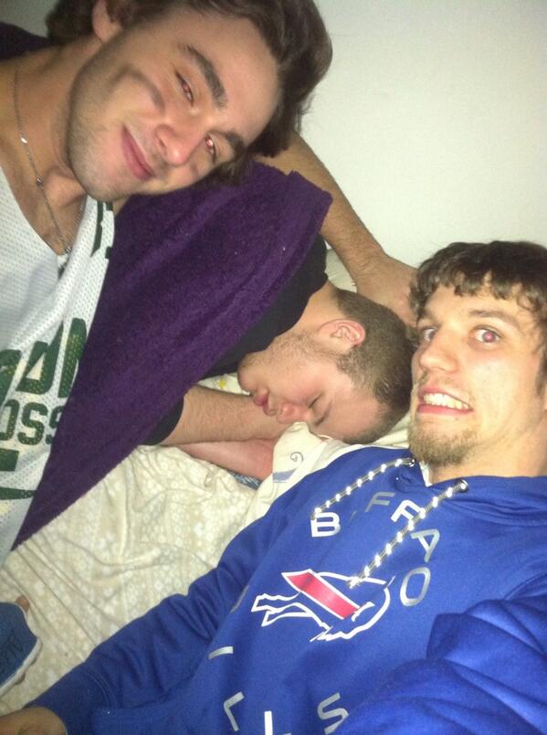 Kaczor023's tweet photo. @joshdenecke lmfao http://t.co/pJnyJUJKDl