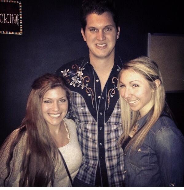 SBreton125's tweet image. Hey @ThomasRhett my friend @kfogarty20 and I just met @JonPardi and would love to meet you too! #hookusup