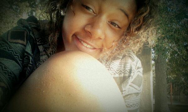 Follow <a href="/__IxDEEEEz/">Angela</a> now