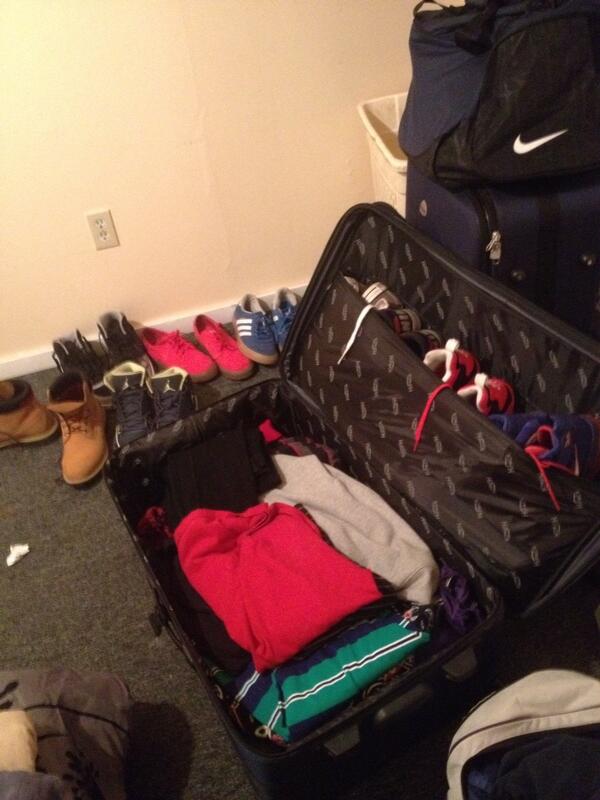 AGadaon's tweet photo. Almost done packing can't wait to leave ✌️👋👋😁 http://t.co/KlvmyXJWGY