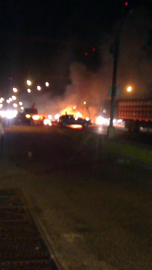 Servicarga's tweet photo. @trafficLARA se prendió la guarnba en la entrada a la Mora en este momento http://t.co/1VeHAUv5e1