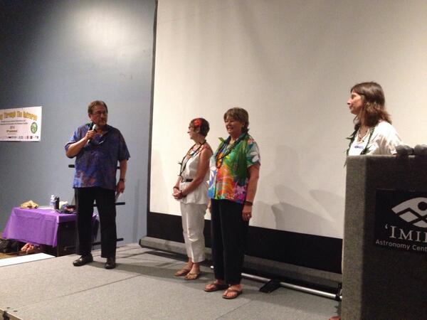 ahia808's tweet image. A long time collaborating, more to go! How can cross cultural views involve #stringTheory #darkEnergy @Imiloa #JTTU