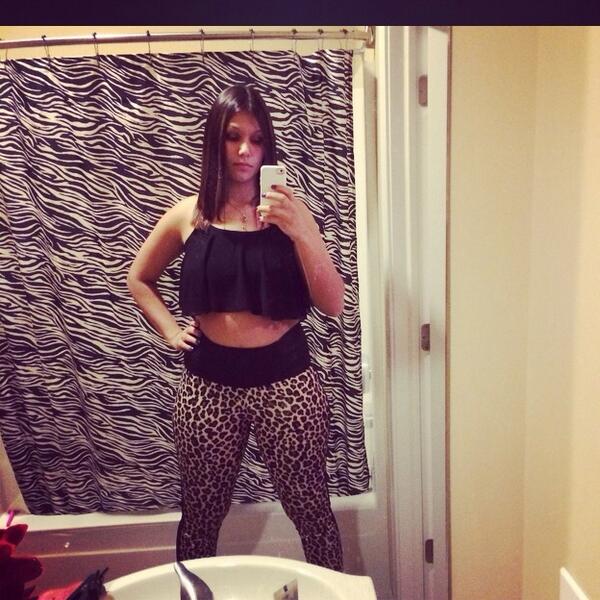 ThatsQueenB2You's tweet photo. Come turn up at Bevy with me and my girls tonight 💃🍸 http://t.co/NjzNgpga9W