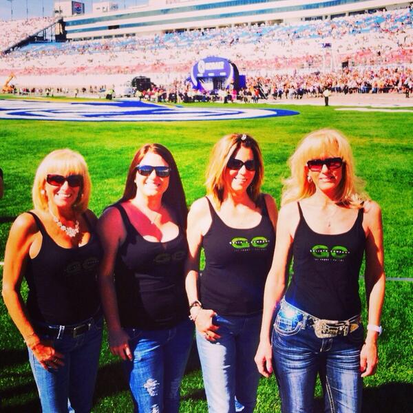 Dede_Beno1's tweet image. Great day @LVMotorSpeedway @NASCAR #goliathcompany #flippingvegas @Amie_Yancey @Scott_Yancey @rexalynnwalberg