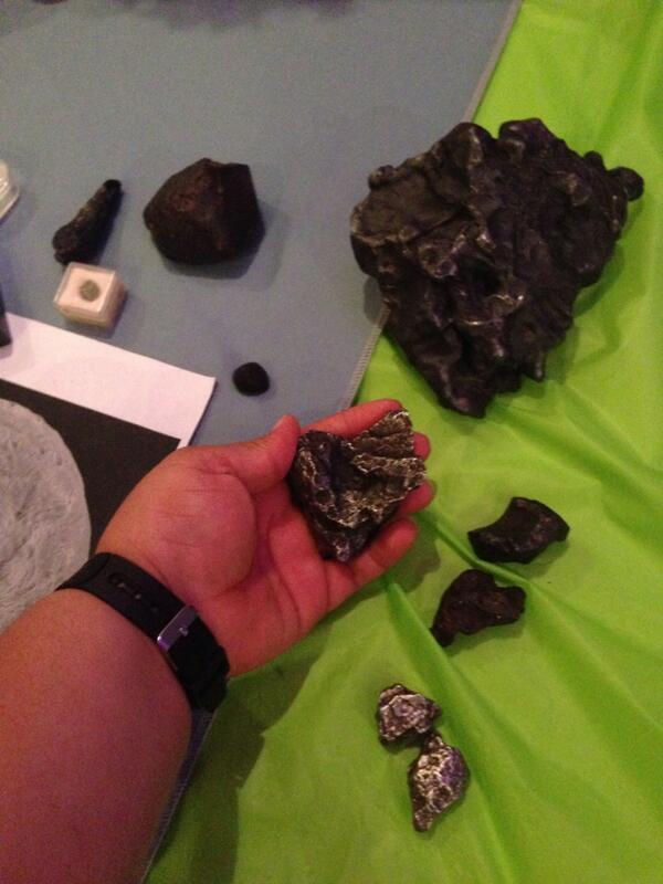 ahia808's tweet image. Rocks from Space! Thanks @NASA_Ames_ERC @Imiloa #JTTU