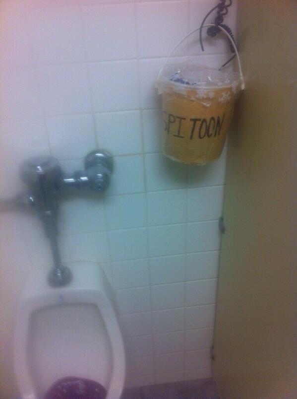 ItsurBootheel_'s tweet photo. Only in Advance http://t.co/nFSvSxxJag