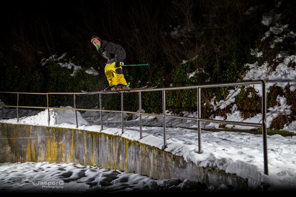 Newschoolers's tweet photo. Greasy // Photo: Jasper Gibson // Skier: Kevin Curran // #nsPhoto http://t.co/n5UtPzbyF0 http://t.co/jz27Se7z69