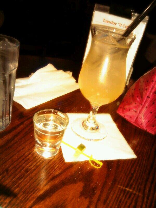 WHATZHOTANDNOT's tweet image. #2Drinks #ImDifferent