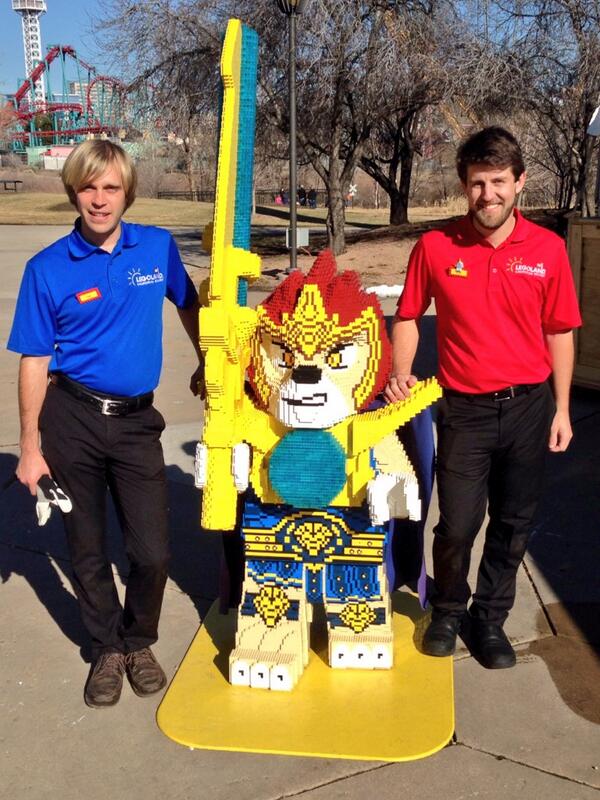 LEGOLAND_CA's tweet photo. #BuilderTim and #builderRob are heading back to @LEGOLAND_CA after a fun weekend in Denver! https://t.co/Yx651A8R8H http://t.co/WQvboC6Eqh