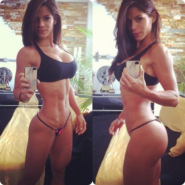 DailyFitChick's tweet photo. Amazing Body! http://t.co/UkAV2VM84F