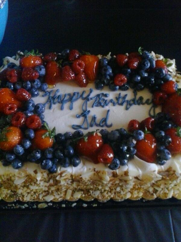 Grownnsexy76's tweet photo. Berry Chantilly cake! http://t.co/U0jvN6y85d