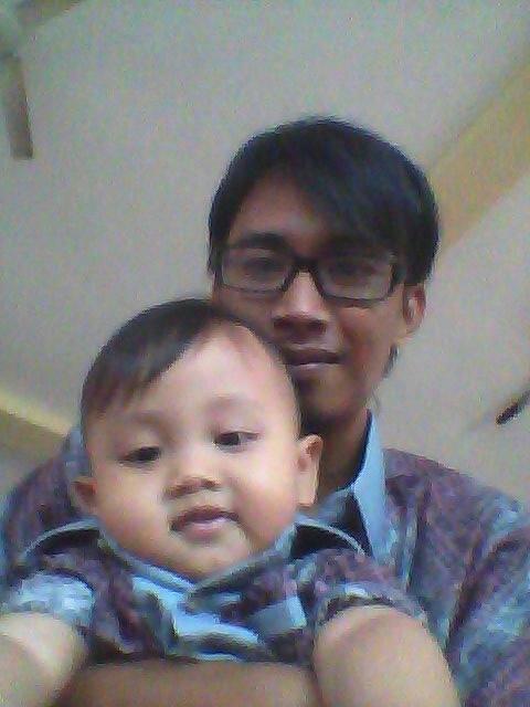 ayahiharaya's tweet photo. Selamat Ulang Tahun My Boy... #RayaAkhnanMaliq semoga bisa jd kebanggan semua.. http://t.co/BZbpcNnG7h
