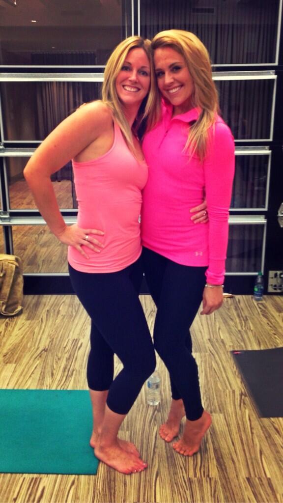 ZenZoneBrandon's tweet photo. Sista from another mista!  #blonde #wewearpinkcuzwecan #jogaeverydamnday #JOGA http://t.co/yokwfpb4CG