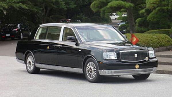 車 個人的 カッコいい 画像bot A Twitter トヨタ センチュリーロイヤル 有名な御料車ですね天皇 皇后 のために作られ 日本車で最高額で 内装に和紙や毛織物 等をふんだんに使い約6000万円 防弾使用が約1億です 市販されたら買う人いるかな T Co Dprlclr6dn
