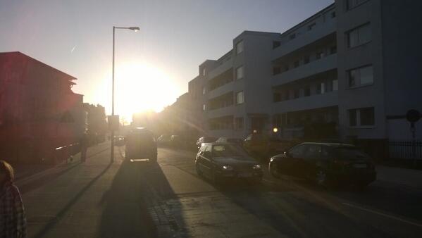 SenorFlo's tweet image. Hannover begrüßt die Besucher mit Sonnenschein. #Cebit #microsoftadding