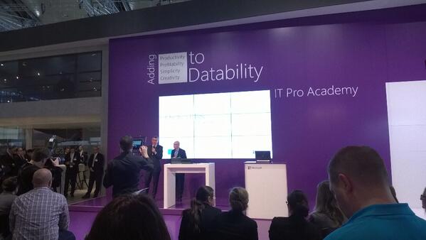 SenorFlo's tweet image. Christian Illek beim Kickoff am Microsoft-Stand. #Cebit #microsoftadding