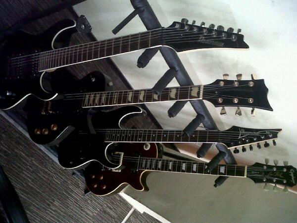 ciel_euy's tweet photo. @XenophobiaMetal guitar equipment http://t.co/wTD7oCzoU2