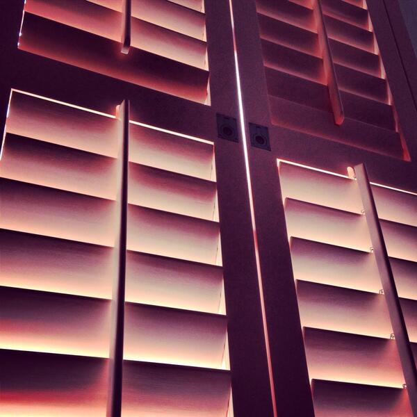 ELLE_Deco's tweet photo. Wawaweewa. Our sexy new #plantationshutters in the office. No more suntanning for the #decoteam http://t.co/UHendIEFmw