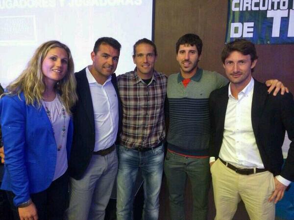 TennislifeInter's tweet photo. Homenaje también de @TennislifeInter al tenis alicantino. @RRHidalgo @Paugar6 @juankiferri @sergiogutierr30 http://t.co/TQRnzBfaQ2